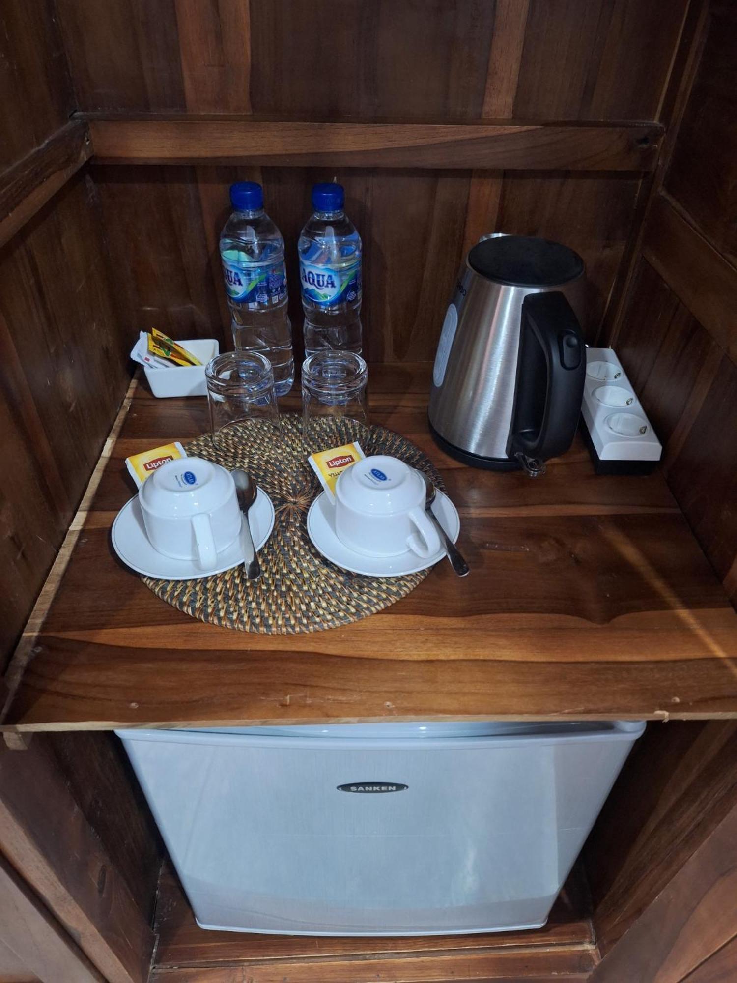 Nuansa Penida Hostel Toyapakeh Buitenkant foto
